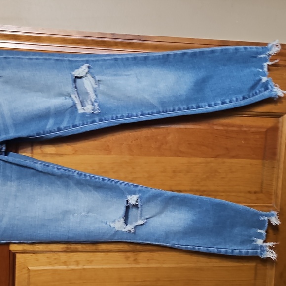 NWT Abercrombie & Fitch High-Rise Super Skinny Ankle Distressed Denim Jeans - Picture 4 of 14